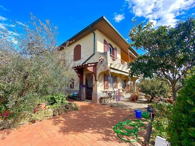 Villa a schiera in vendita a Rosignano Marittimo