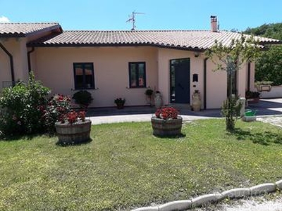 Villa a schiera Nocera Umbra [GRIM2309VRG]