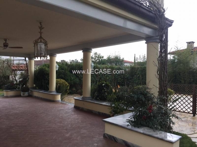 Villa in Affitto a Forte dei Marmi