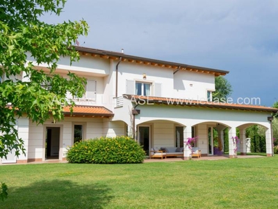 Villa in Affitto a Forte dei Marmi Vittoria Apuana