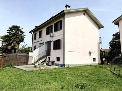 Villa in vendita a Giussago