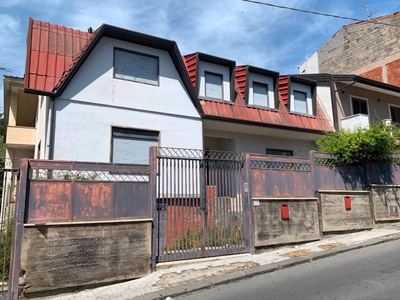 Villa in vendita a Gravina Di Catania