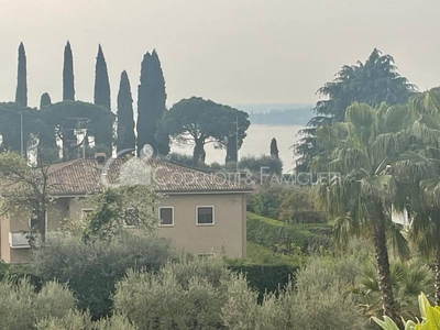 Villa in Vendita a Padenghe sul Garda