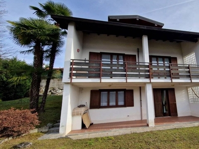 Villa in vendita a Pettenasco