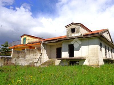 Villa nuova a Montecorvino Pugliano - Villa ristrutturata Montecorvino Pugliano