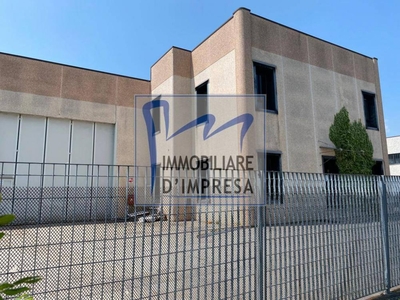 capannone industriale in vendita a Parma
