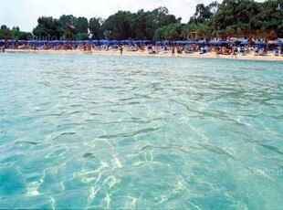 Affascinante casa a Fontane Bianche con giardino