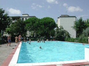 Appartamento a Lido Di Spina con piscina e giardino