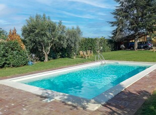 Appartamento a Malvito con giardino e piscina