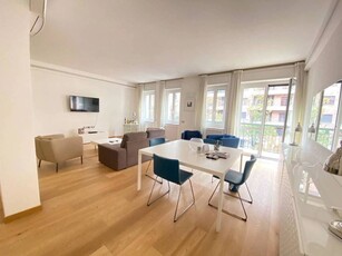 Appartamento di lusso di 150 m² in affitto VIA GIOVANNI BATTISTA PERGOLESI, Milano, Lombardia