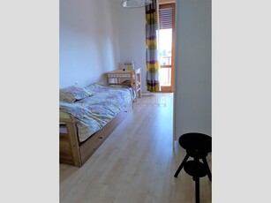 Appartamento in Affitto a Padova, 1'000€, 130 m², arredato, con Box