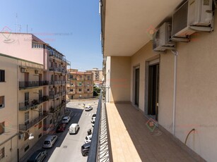 Appartamento in Affitto a Siracusa, zona Tunisi Grottasanta, 900€, 150 m², arredato