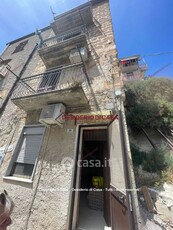 Appartamento in Affitto in Via Luigi Ilardo 39 a Lascari