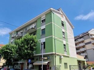 Appartamento in Vendita a Chieti, zona Scalo, 195'000€, 222 m²