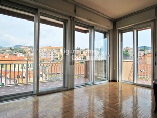 Appartamento in Vendita a Imperia, 350'000€, 120 m²