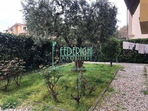 Appartamento in Vendita a Lucca, zona San Filippo, 130'000€, 80 m²