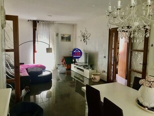 Appartamento in Vendita a Pesaro, zona Pantano, 287'000€, 130 m²