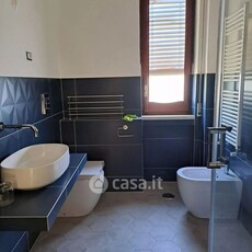 Appartamento in Vendita in Via Alcide De Gasperi a Caserta