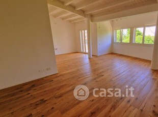 Appartamento in Vendita in Viale Luigi Luzzatti a Treviso