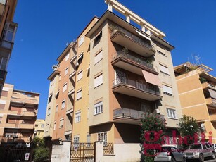 Appartamento in Via Ugo De Carolis, 181, Roma (RM)