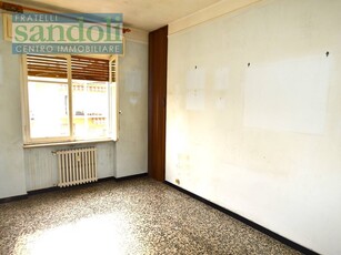 Bilocale in Vendita a Vercelli, zona Semicentro, 35'000€, 50 m²