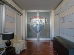 Capannone in Vendita a Prato, zona Grignano, 356'100€, 463 m²