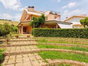 Casa a Pineto con barbecue e terrazza