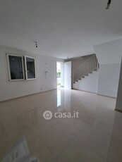 Casa Bi/Trifamiliare in Vendita in Via TASSONI a Reggio Emilia