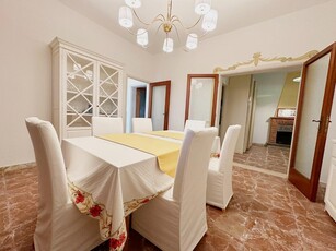 Casa Indipendente in Vendita a Lucca, zona Nozzano, 275'000€, 100 m², arredato