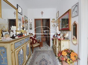Casa Indipendente in Vendita a Lucca, zona Sant'Alessio, 180'000€, 150 m², con Box