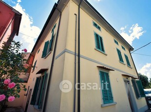 Casa indipendente in Vendita in Via Ventisette Aprile a Prato