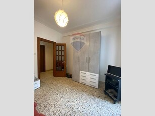 Casa Semi Indipendente in Affitto a Catania, zona Borgo, 300€, 110 m²