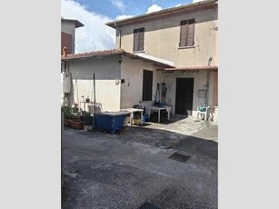 Casa Semi Indipendente in Vendita a Massa, zona Ricortola, 139'000€, 56 m²