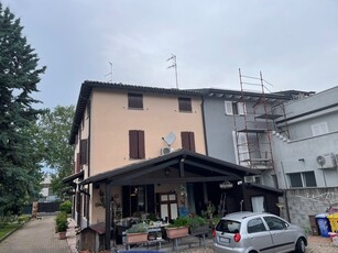 Casa Semi Indipendente in Vendita a Parma, 410'000€, 290 m², con Box