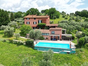 Casale in Vendita a Lucca, zona Est, 1'390'000€, 530 m², con Box
