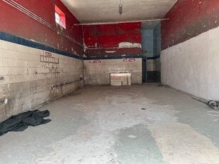 Immobile commerciale in Affitto a Agrigento, 790€, 100 m²