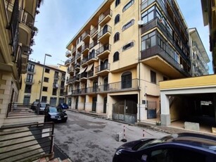 Negozio in Vendita a Avellino, 110'531€, 178 m²