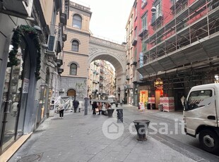 Negozio/Locale commerciale in Affitto in Via chiaia a Napoli