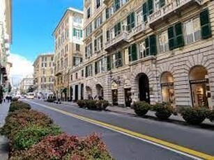 Negozio/Locale commerciale in Affitto in Via roma a Genova