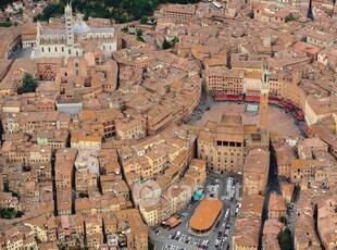 Negozio/Locale commerciale in Vendita in a Siena