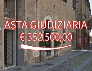 Negozio/Locale commerciale in Vendita in Via Santa Lucia 73 a Padova