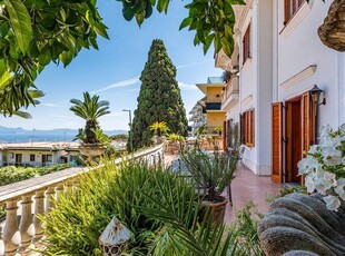 Prestigiosa villa di 500 mq in vendita Napoli, Italia