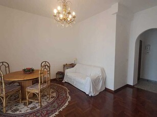 Quadrilocale in Affitto a Salerno, 1'150€, 123 m², arredato