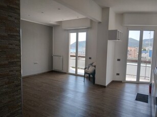 Quadrilocale in Affitto a Savona, 950€, 100 m², arredato