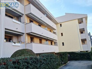 Quadrilocale in Vendita a Como, zona Breccia, 212'000€, 110 m²