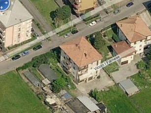 Quadrilocale in Vendita a Como, zona Rebbio, 225'000€, 140 m²