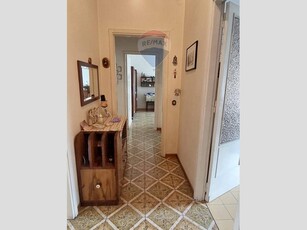 Trilocale in Vendita a Catania, zona Zona periferica, 110'000€, 103 m²