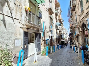 Trilocale in Vendita a Napoli, 230'000€, 150 m²