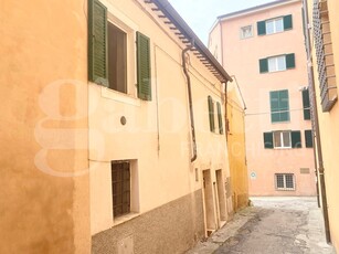 Trilocale in Vendita a Perugia, 120'000€, 65 m²