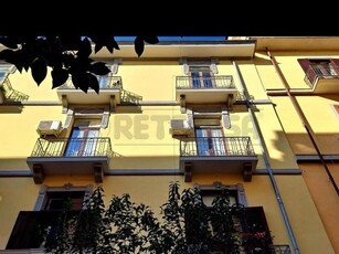 Trilocale in Vendita a Salerno, zona CENTRO, 360'000€, 100 m²